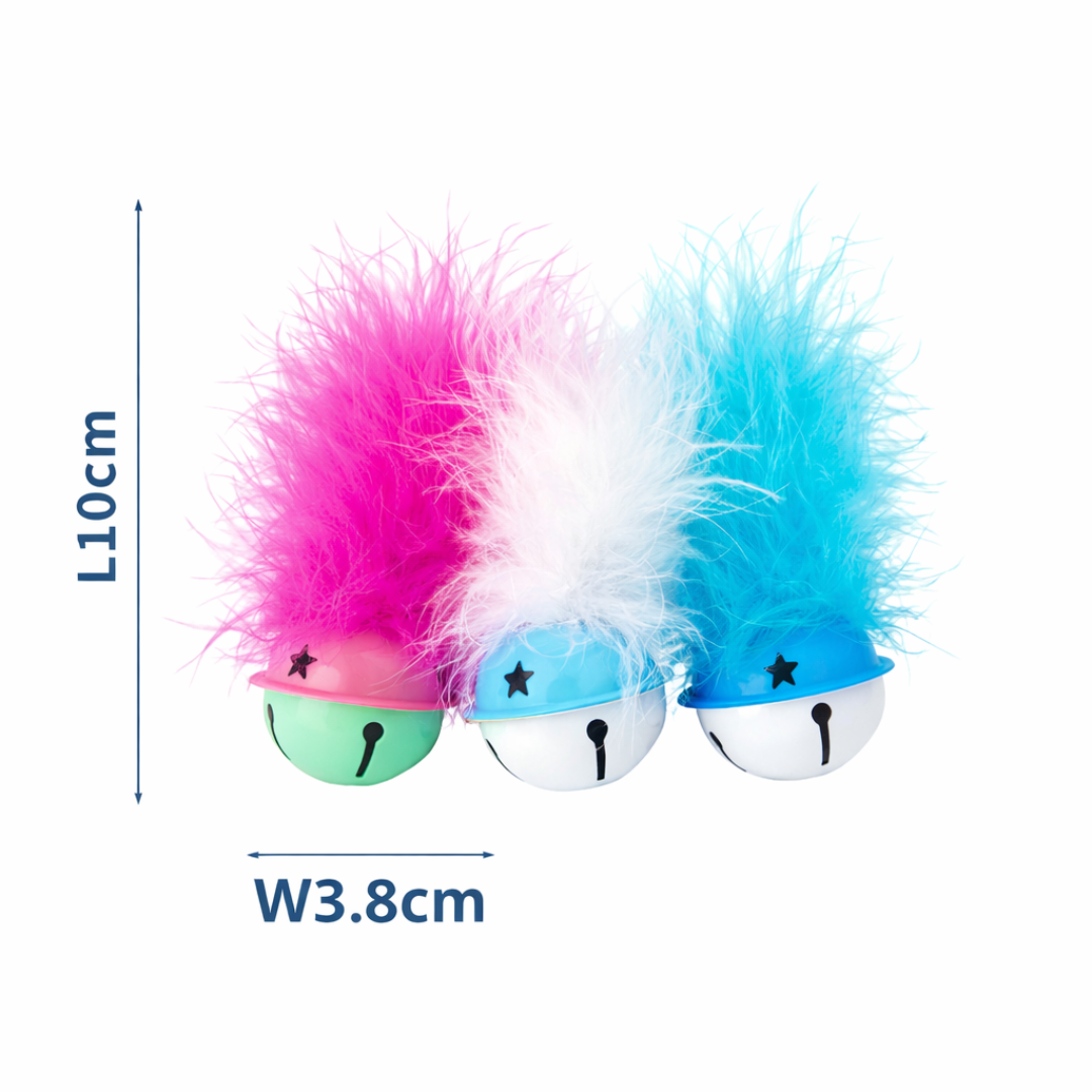 Pufnasta loptica sa perjem i zvoncem za mačke